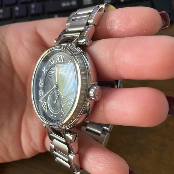 Michael Kors watch - Picture 2 of 5